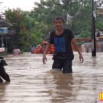 Kota Balikpapan dikepung banjir dengan ketinggian hingga 1-1,5 meter